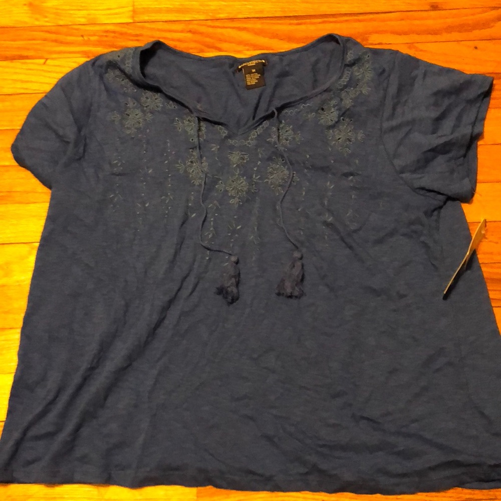 Short sleeve blue top